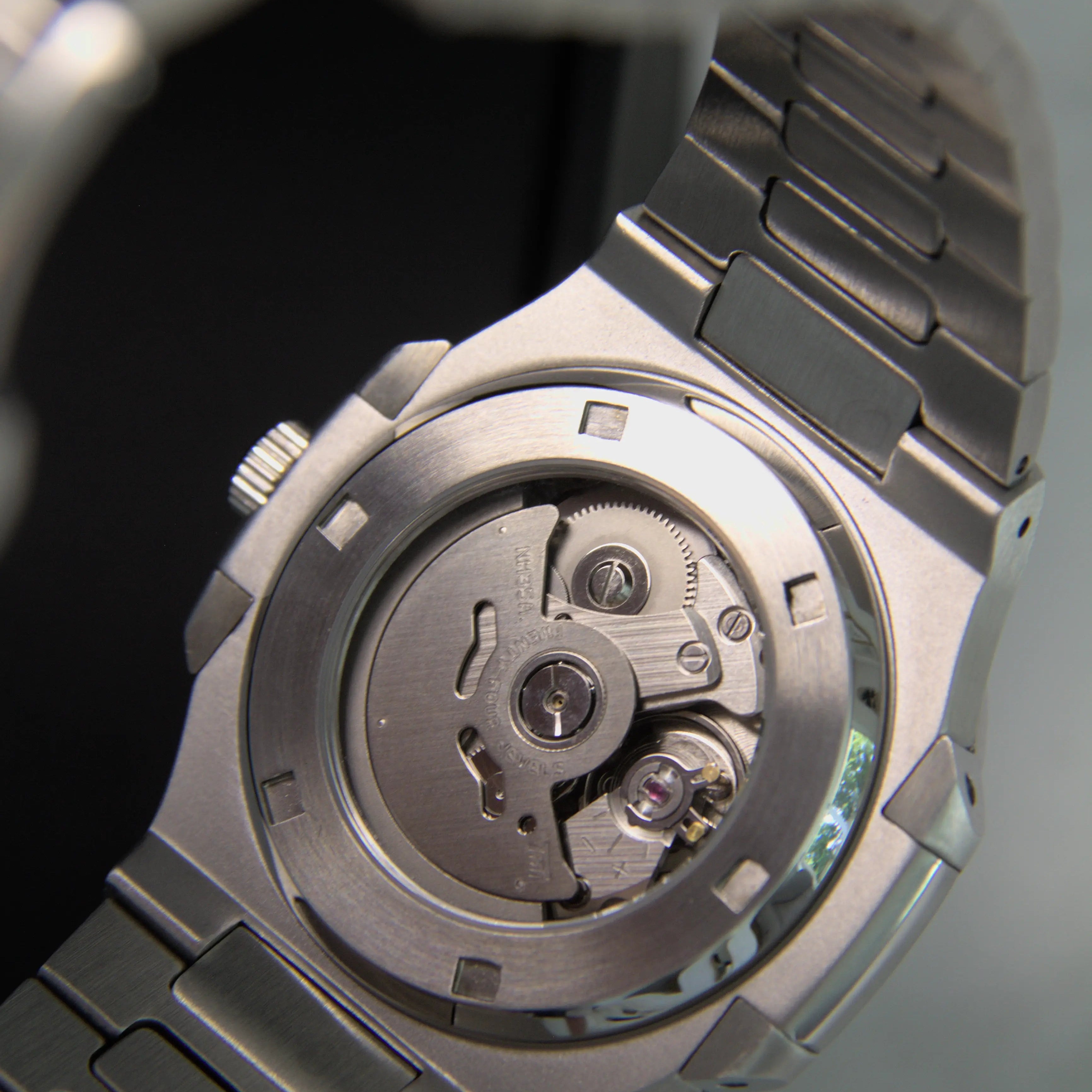 Seiko Mod Nautilus White 40mm - Custom Automatic Watch | NH35