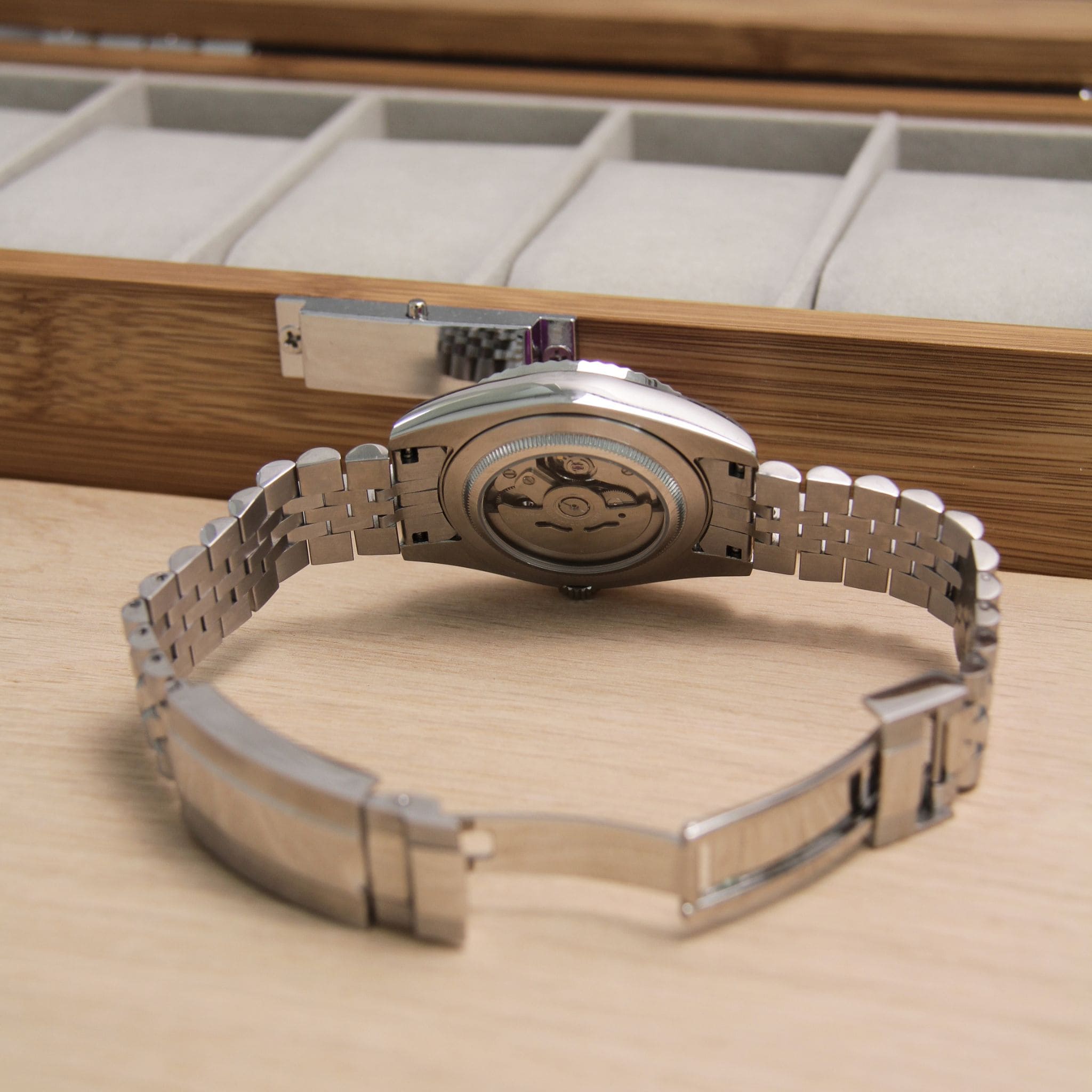 Montre Seiko Mod Datejust violet avec bracelet – mouvement automatique visible NH35