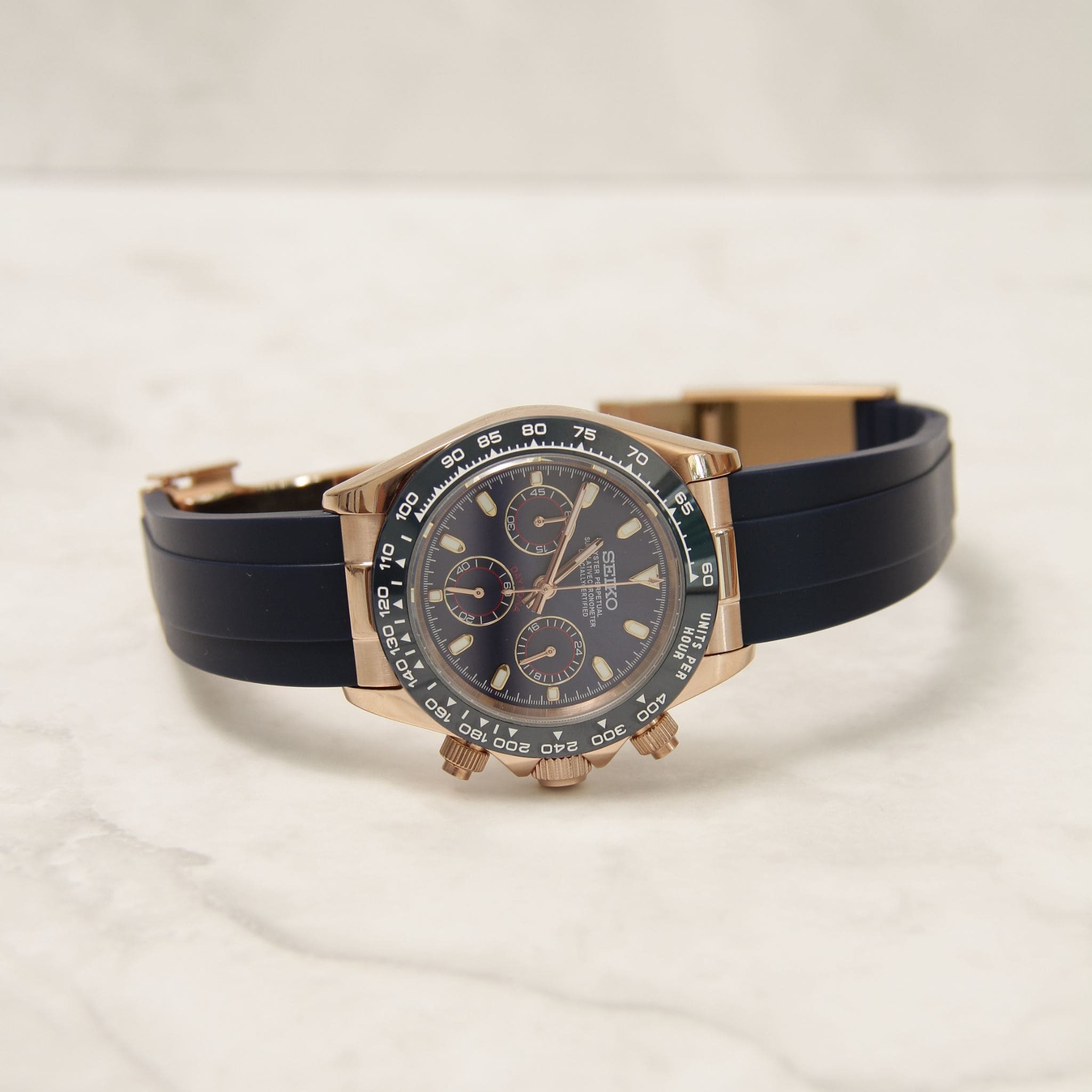 Montre Seiko Mod Daytona or rose bleu avec bracelet – mouvement chronographe hybride VK63