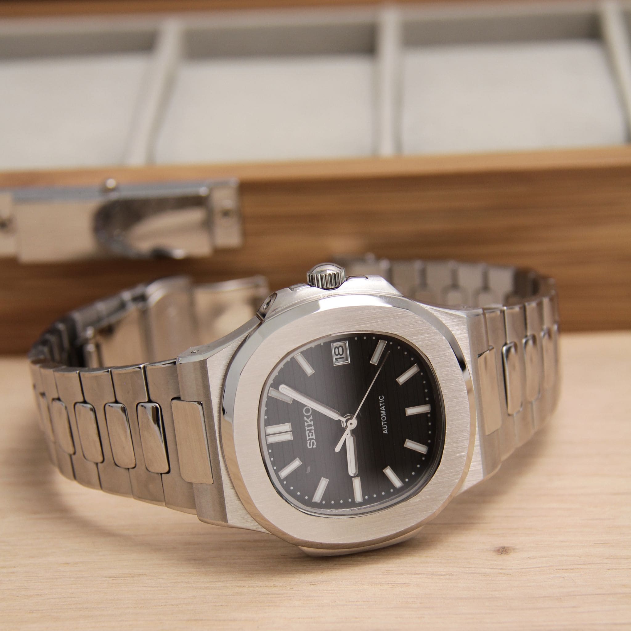 Montre Seiko Mod nautilus noir avec bracelet - mouvement automatique visible NH35