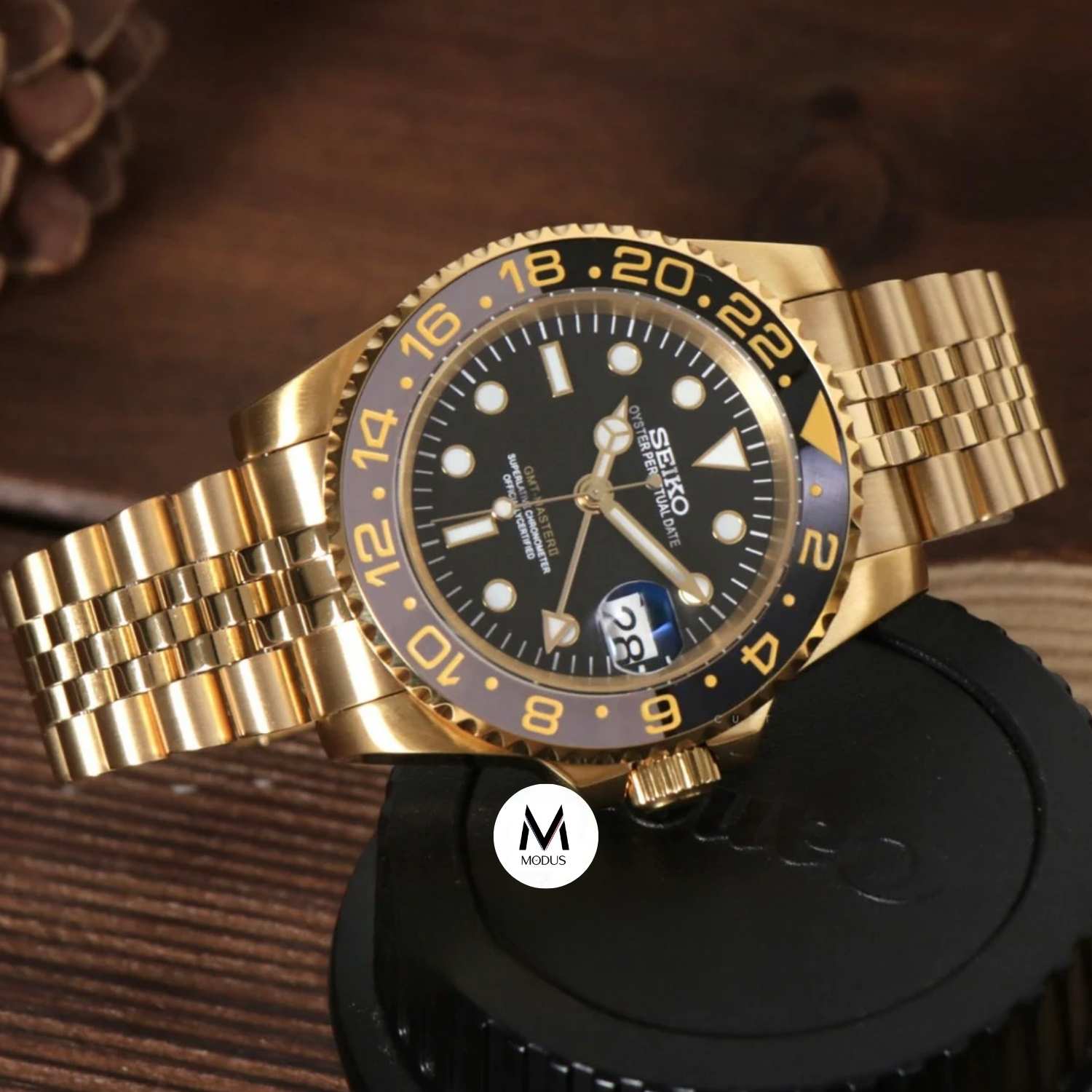 Seiko Mod GMT Bruce Wayne Black Gold 40mm - Custom Automatic Watch | NH34
