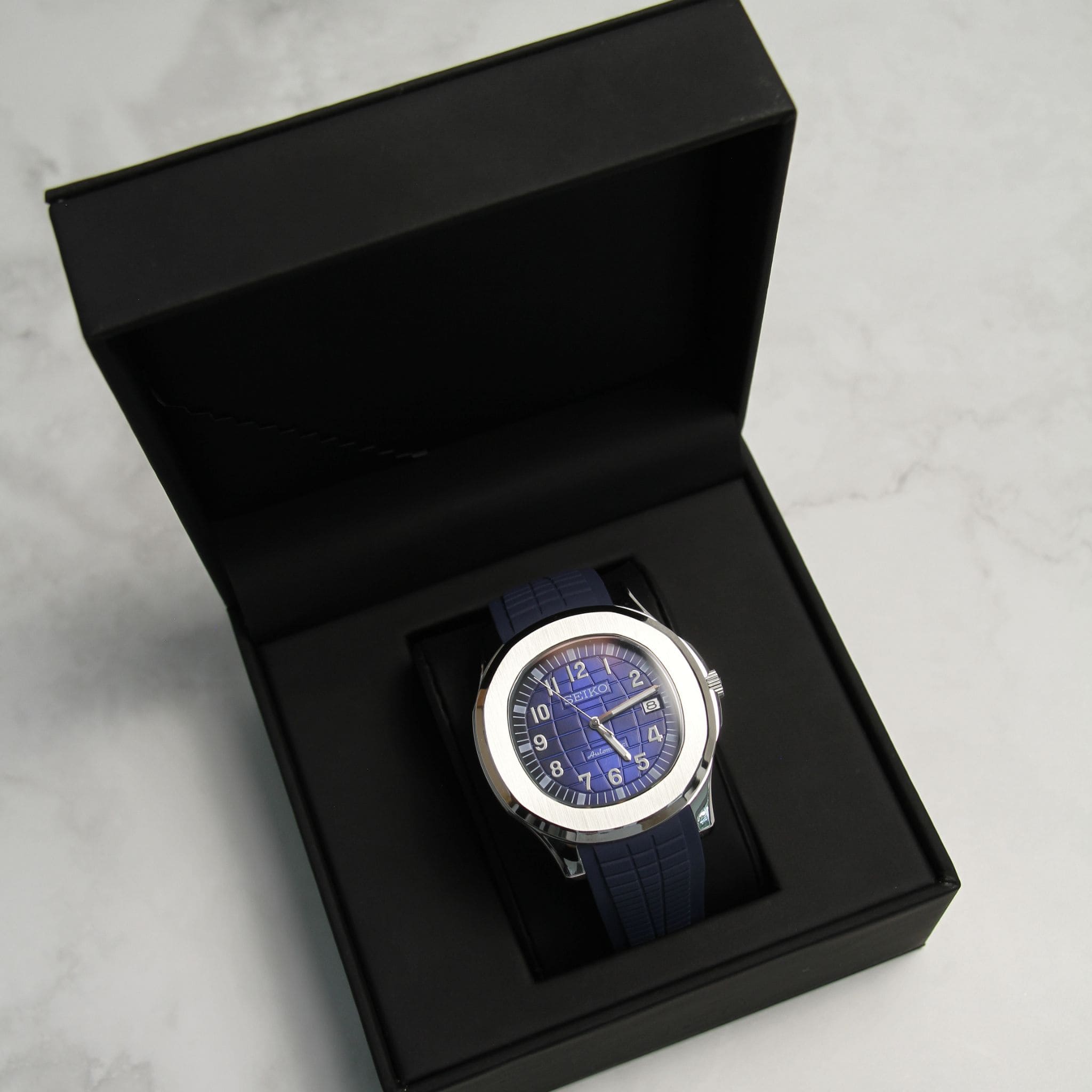 Montre Seiko mod aquanaut bleu dans son écrin Modus Seiko
