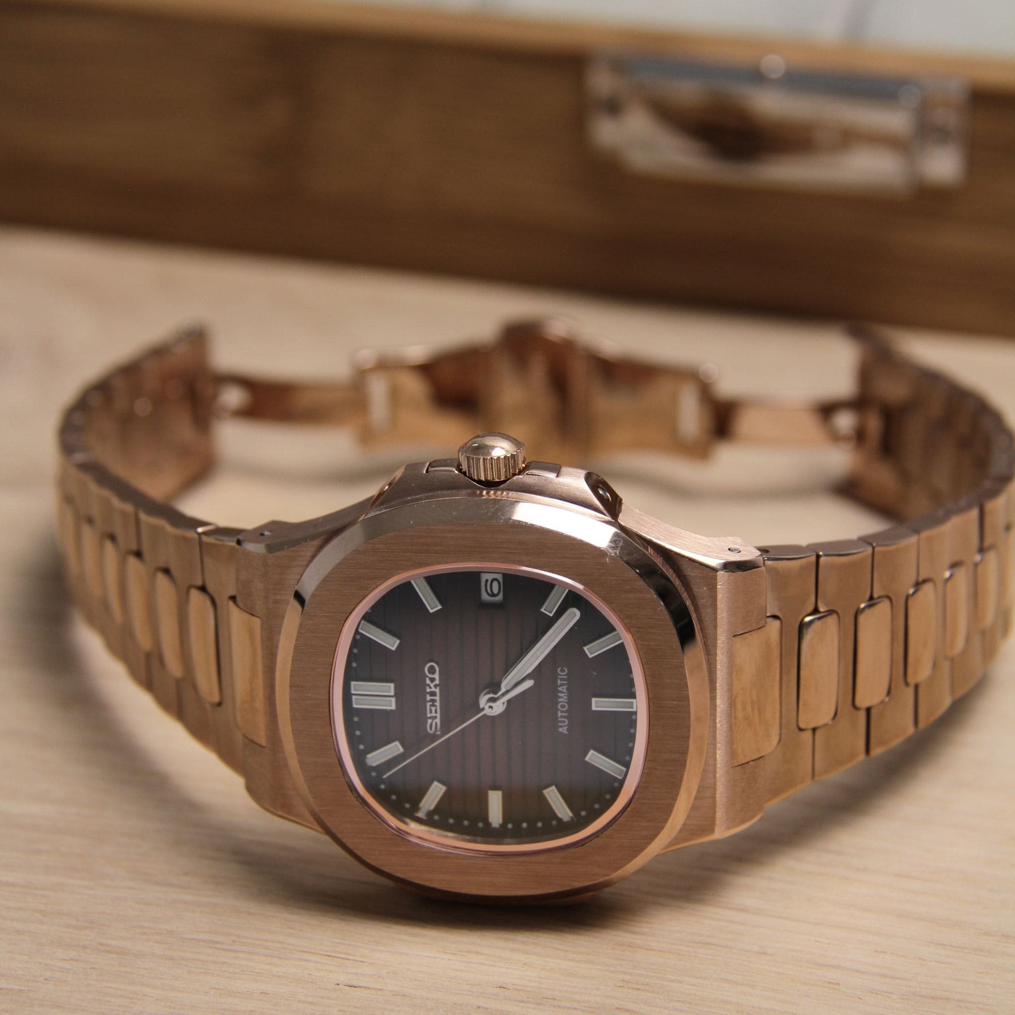 Montre Seiko Mod nautilus Marron or rose avec bracelet - mouvement automatique visible NH35